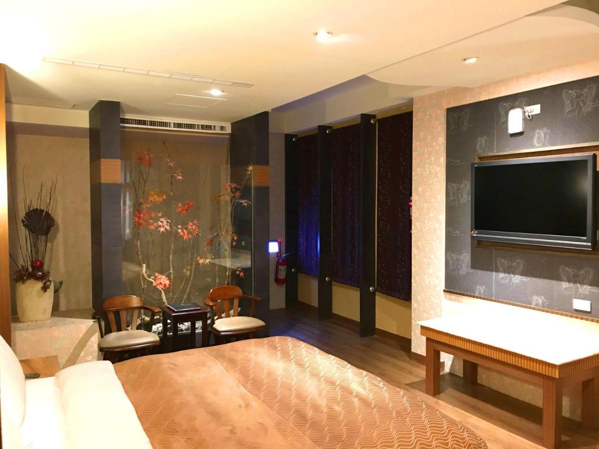 楓采汽車旅館 Fengyuan Bagian luar foto